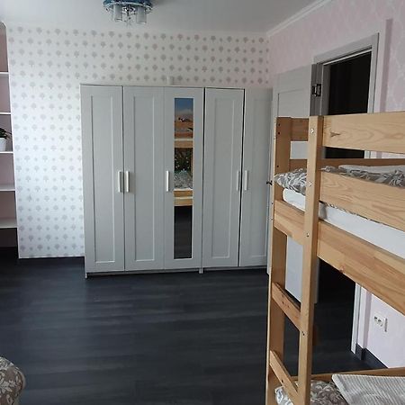 Appartement Avec Parking Gratuit Proche De Village De Marque Bourgoin-Jallieu Exterior photo