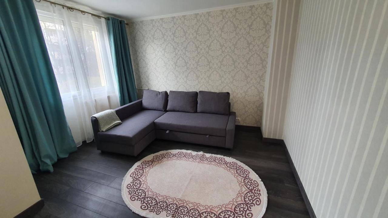 Appartement Avec Parking Gratuit Proche De Village De Marque Bourgoin-Jallieu Exterior photo